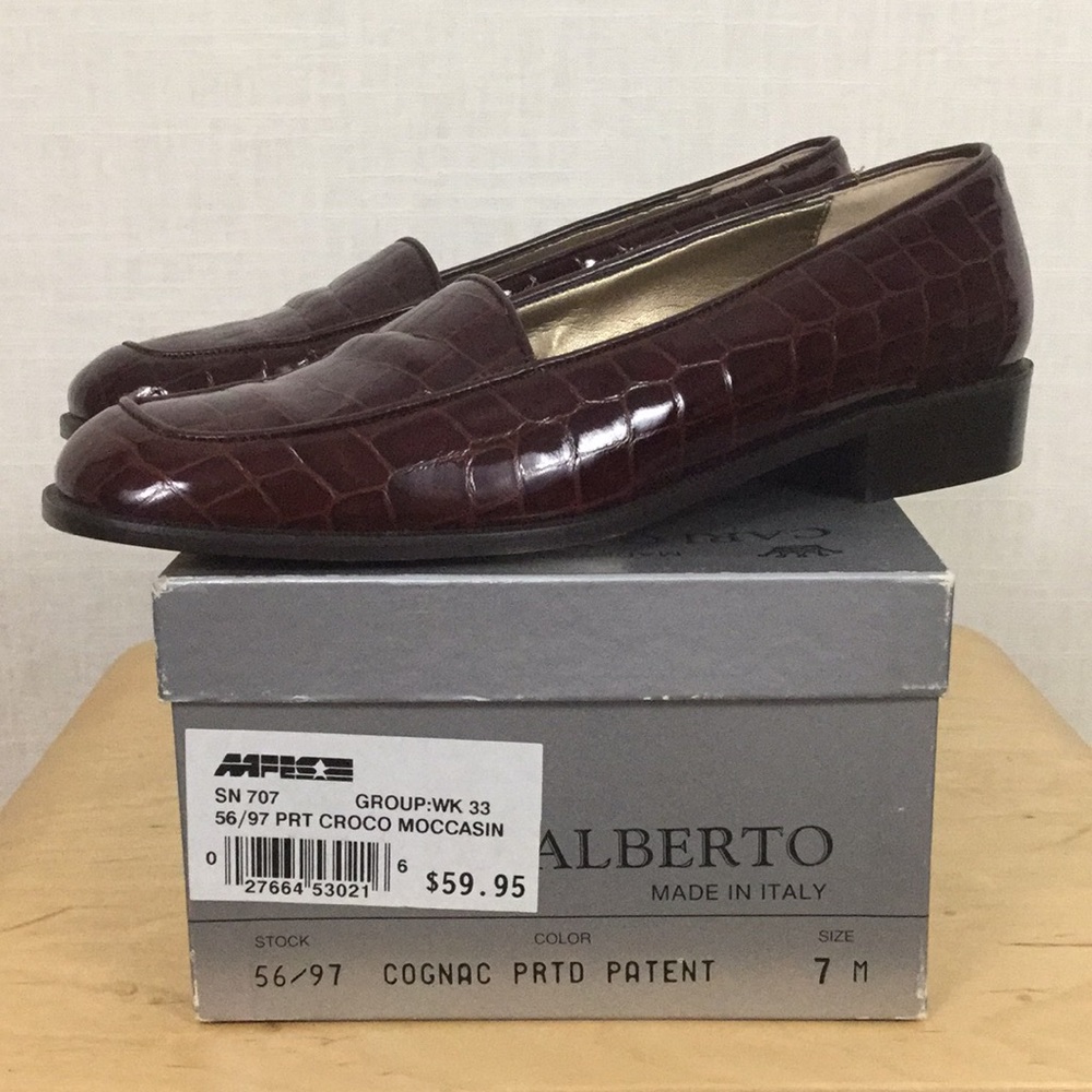 NIB Carlo Alberto cognac croc-embossed loafers
